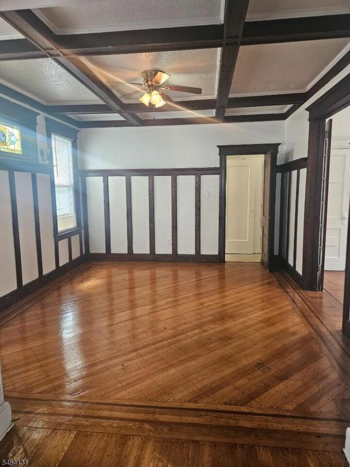 Property Photo:  275 S Burnett St 2  NJ 07018 