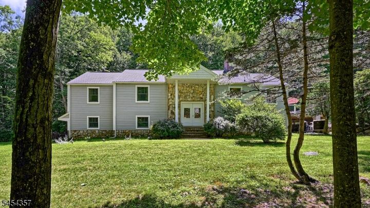 Property Photo:  460 Laurel Ln  NJ 07405 