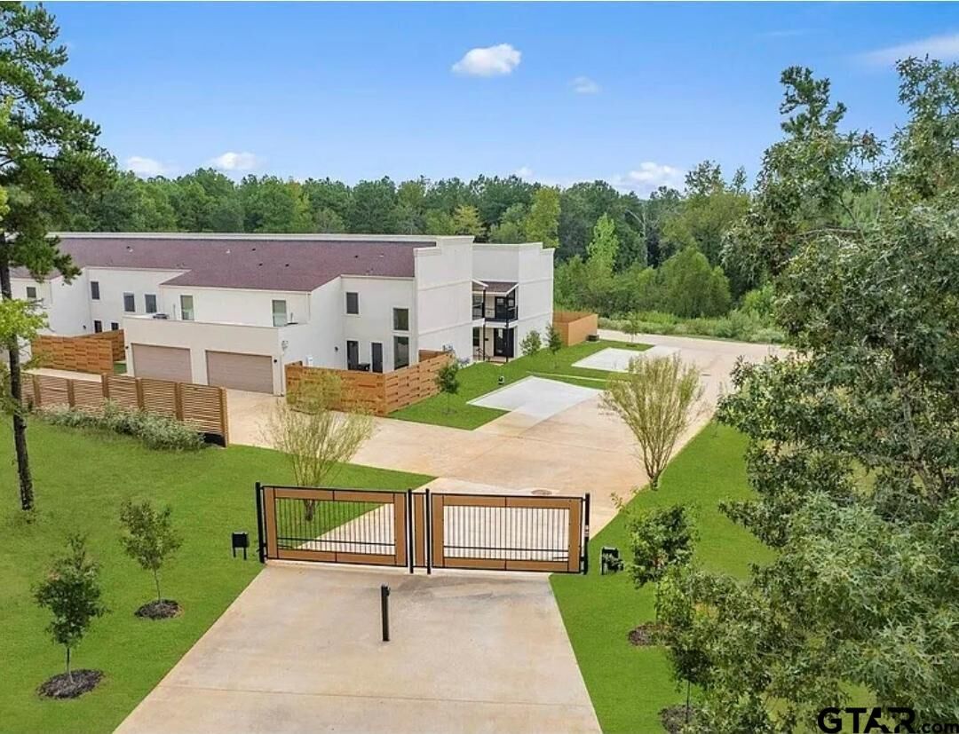 Property Photo:  1212 Centennial Trl Unit C  TX 75703 
