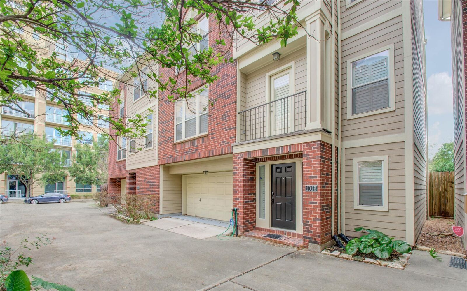 Property Photo:  1016 Rochow Street  TX 77019 