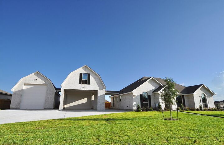 Property Photo:  2231 Ensenada Drive  TX 77539 