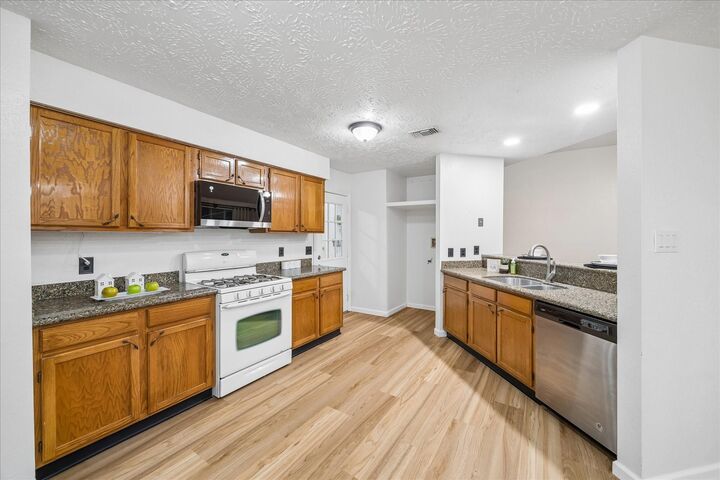 Property Photo:  4330 Glen Avon Drive  TX 77505 