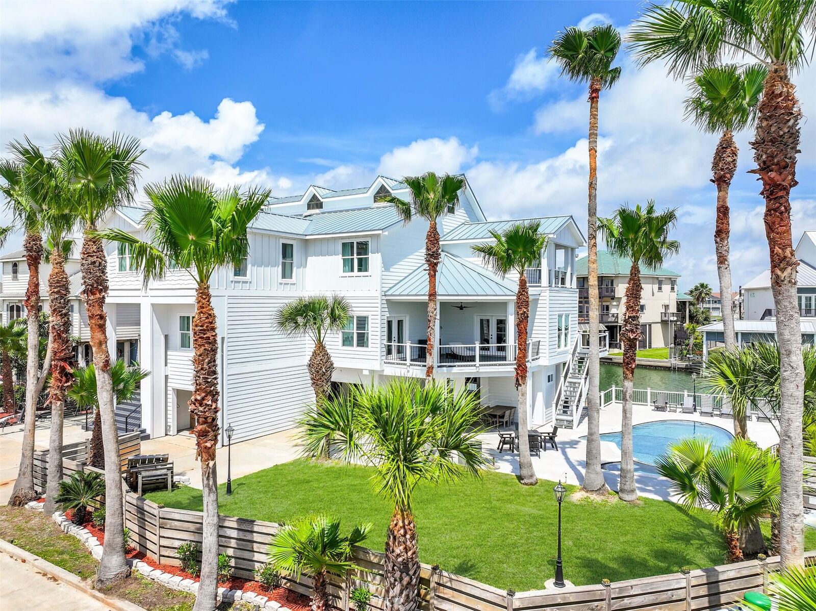 Property Photo:  1614 Castaway Street  TX 77554 