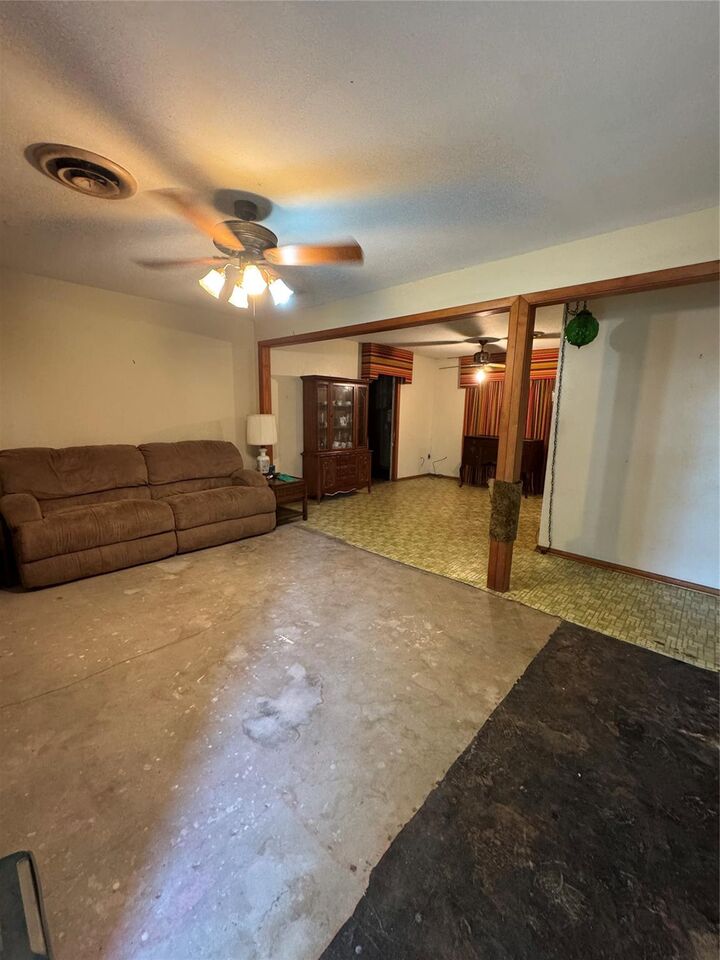 Property Photo: 416 Mertie TX 77465-4441