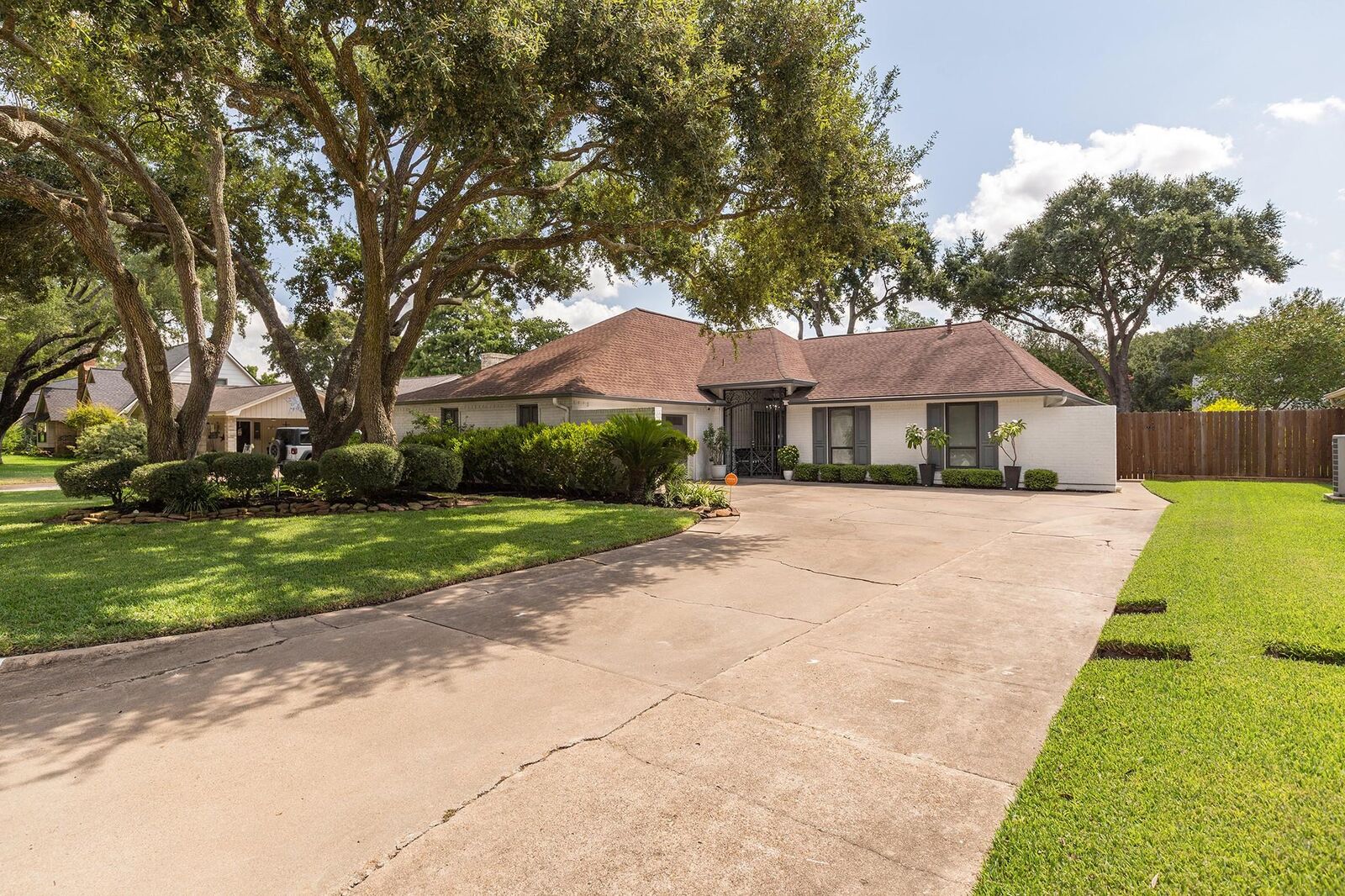 Property Photo:  906 Eva Drive  TX 77493 