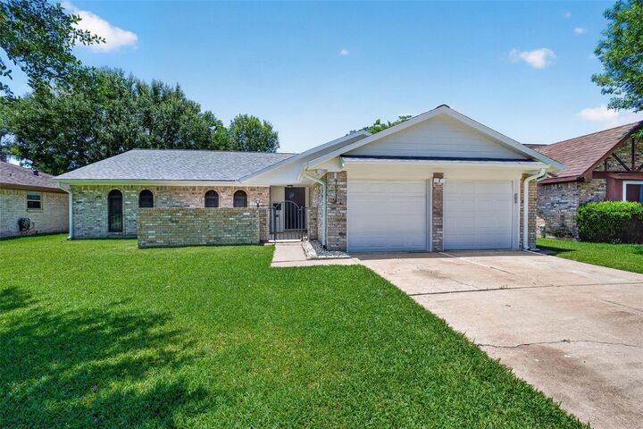 Property Photo:  10714 Sagewind Drive  TX 77089 