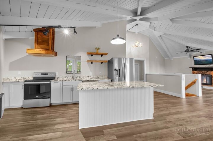 Property Photo:  119 Beechwood Lane  NC 28604 