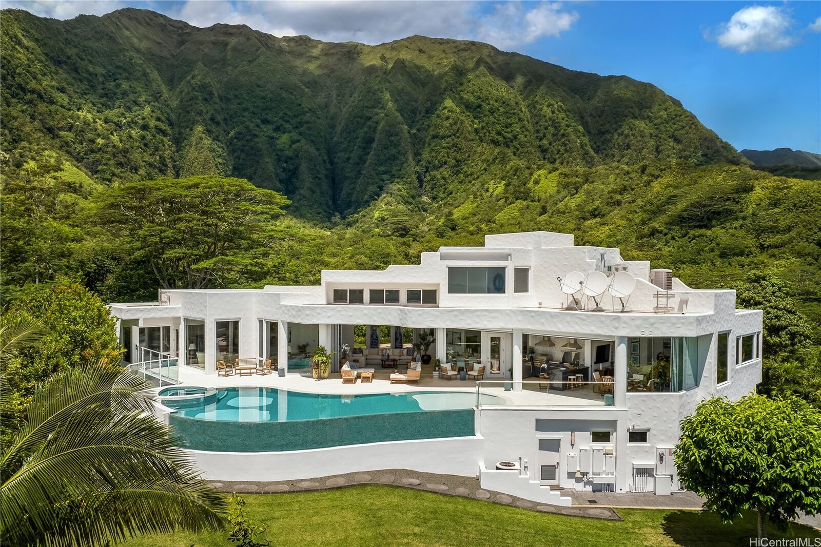 Property Photo:  47-958 Kamakoi Road  HI 96744 
