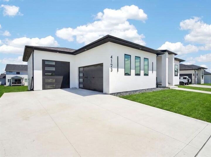 Property Photo:  4123 Westgate Parkway  IA 50325 