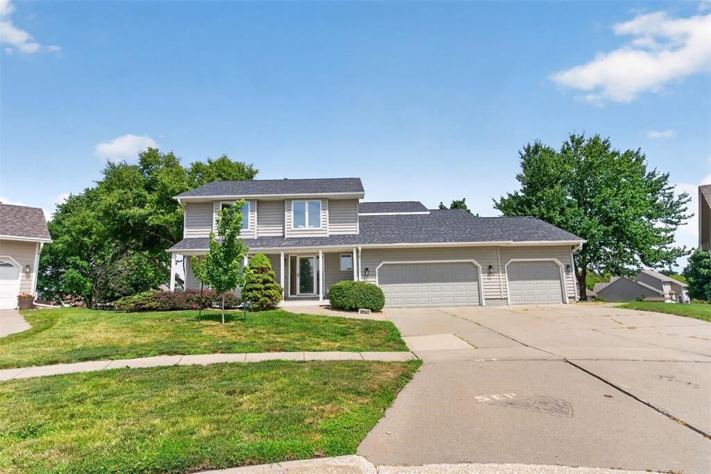 Property Photo: 1110 Sandalwood Court SW IA 50009