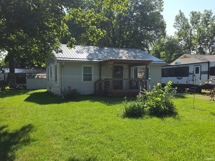 Property Photo: 312 N East Street IN 46542