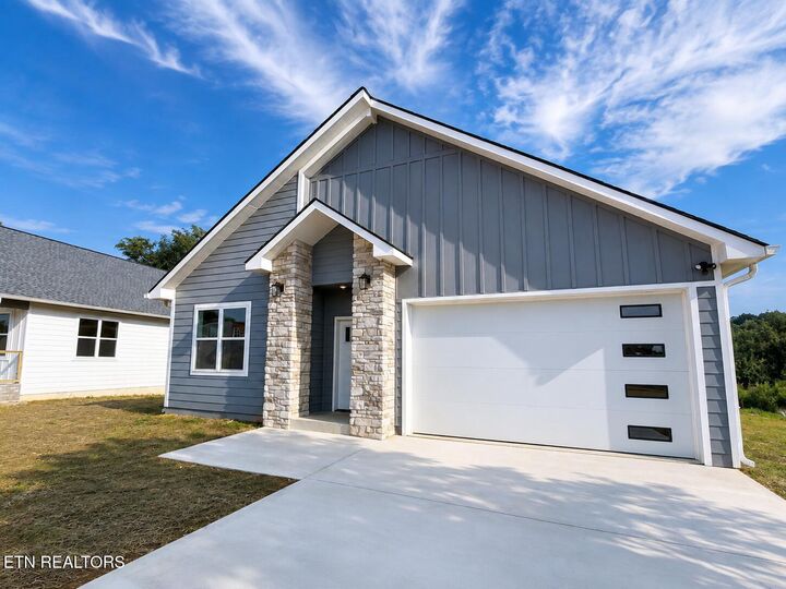 Property Photo: 2502 Limestone Court TN 37876