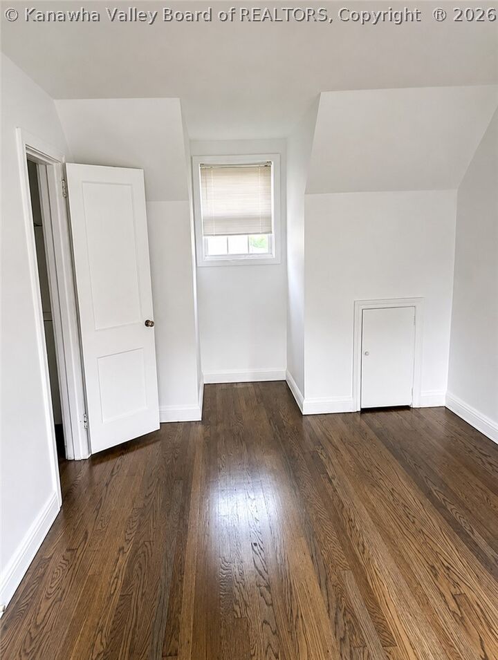 Property Photo: 6512 Maccorkle Avenue SE WV 25304