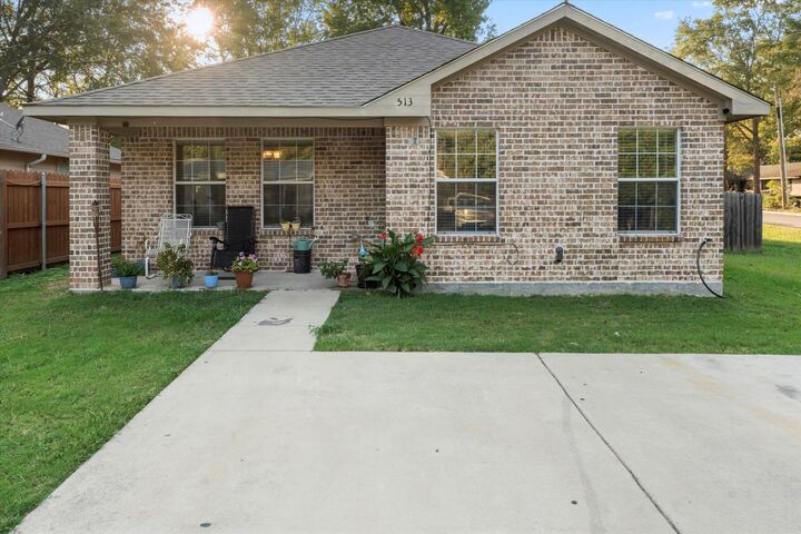 Property Photo:  513 Mollie Ave  TX 75455 