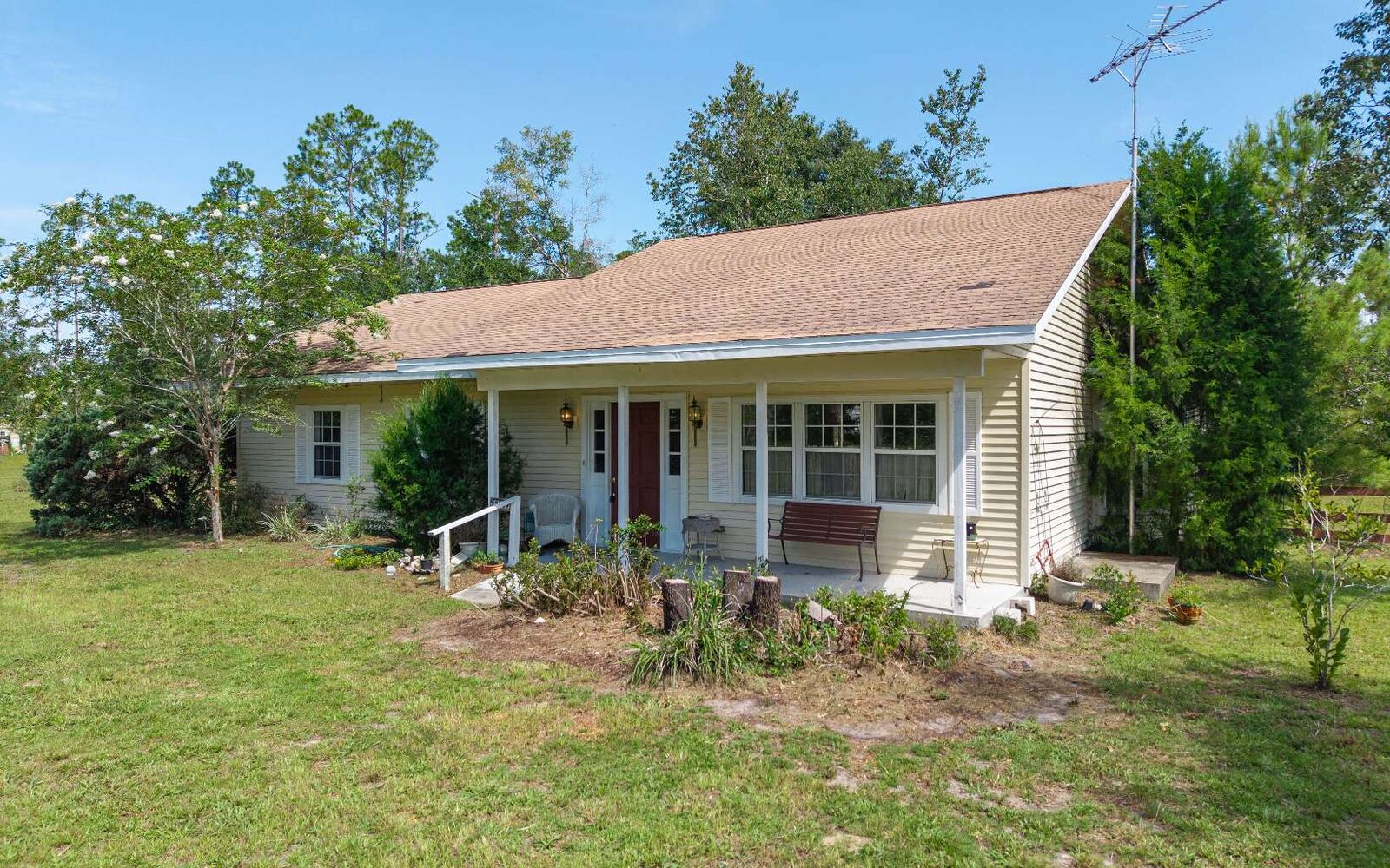 Property Photo:  