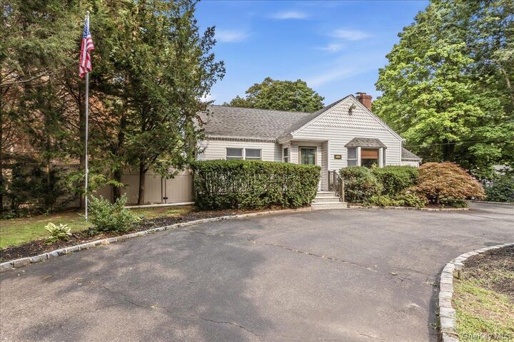 Property Photo:  1091 Westminster Avenue  NY 11746 