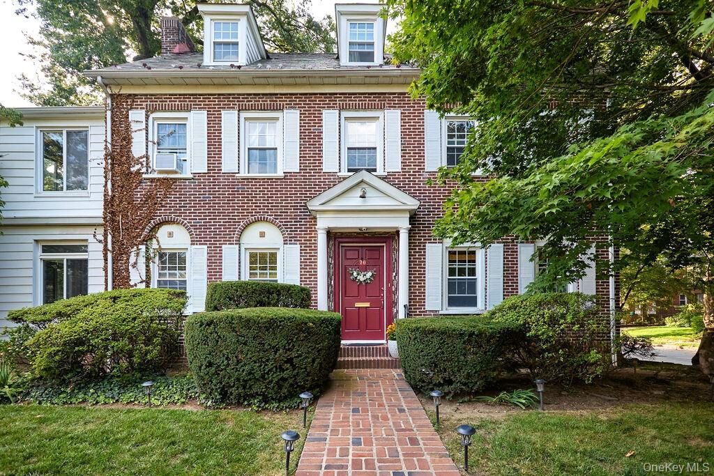 Property Photo:  70 Frederick Place  NY 10552 