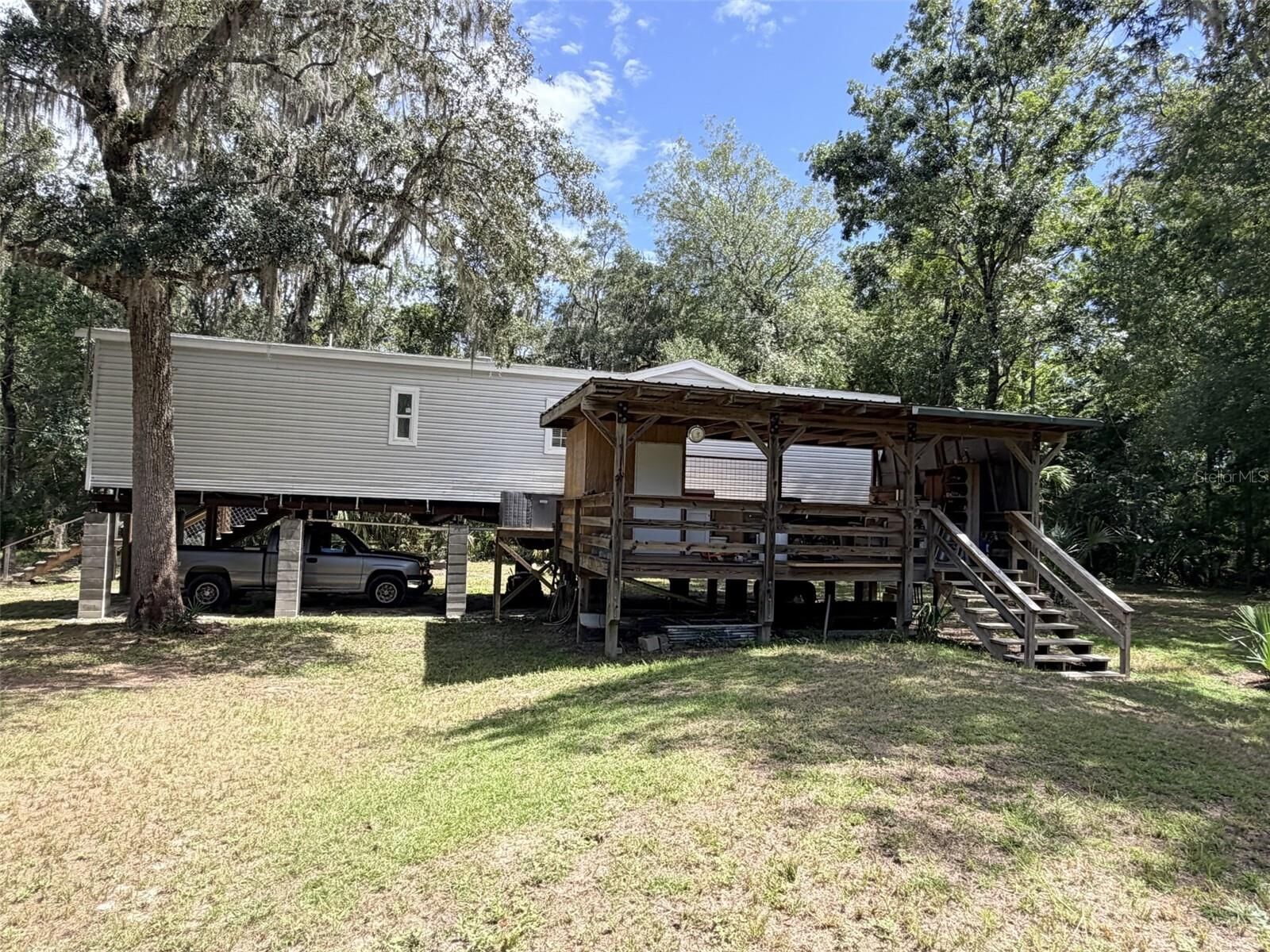 Property Photo:  1957 SE 477 Avenue  FL 32680 