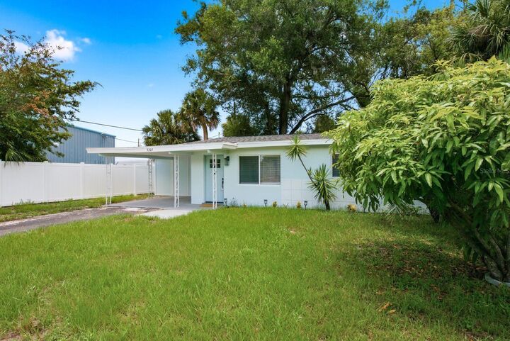Property Photo:  5307 Berkley Road  FL 34652 