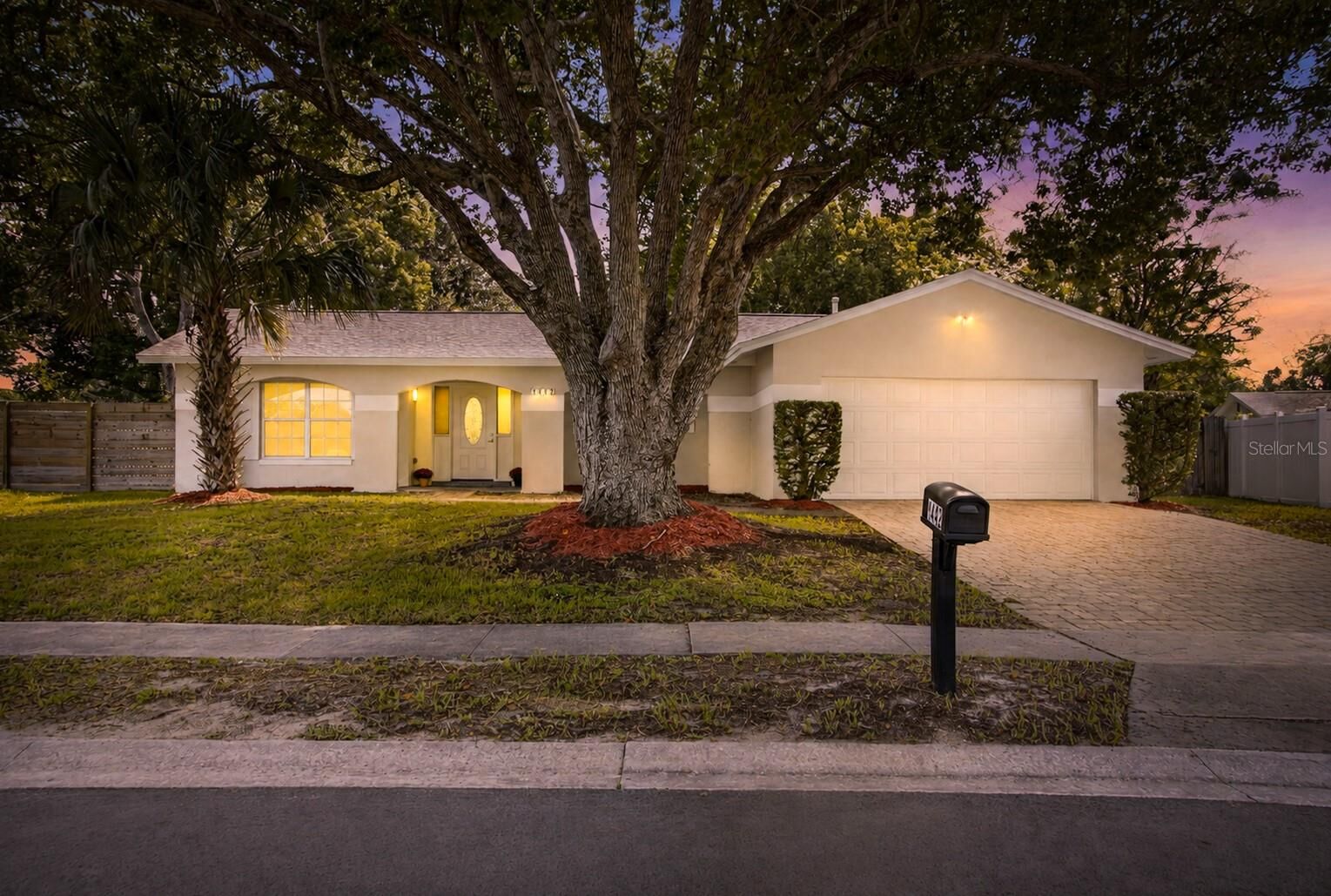 Property Photo:  1442 Canterbury Circle  FL 32707 