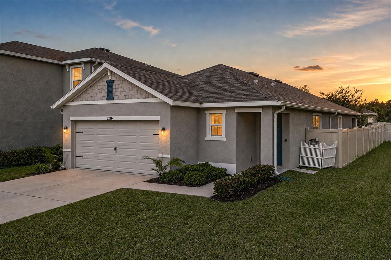 Property Photo:  32844 Brooks Hawk Lane  FL 33543 