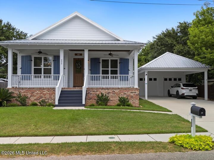 Property Photo:  205 S Island View Avenue  MS 39560 