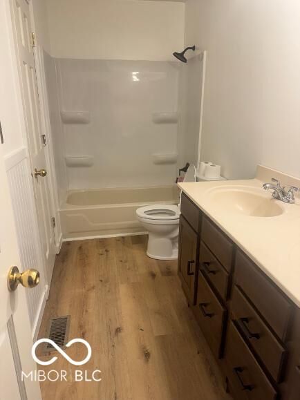 Property Photo:  1409 Helena Drive  IN 46052 