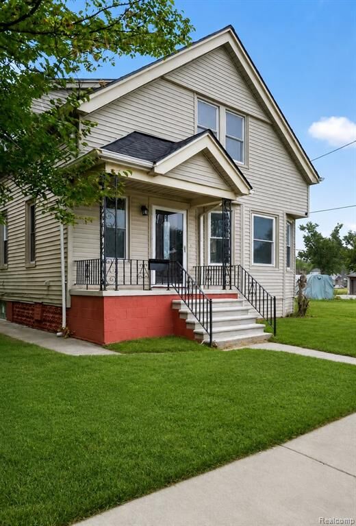 Property Photo: 5012 Fischer Street MI 48213 2923