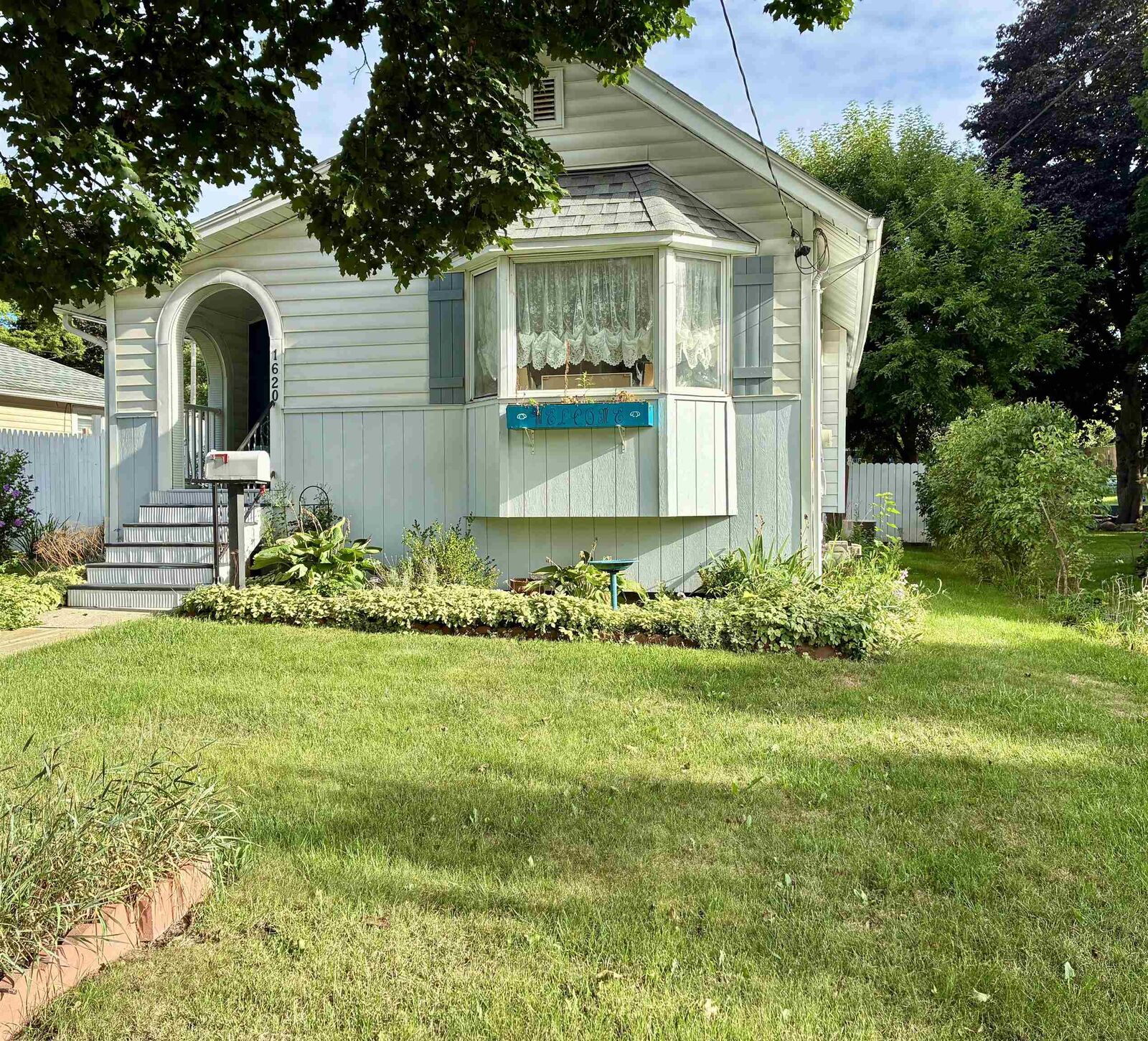 Property Photo: 1620 W Main Street MI 48867