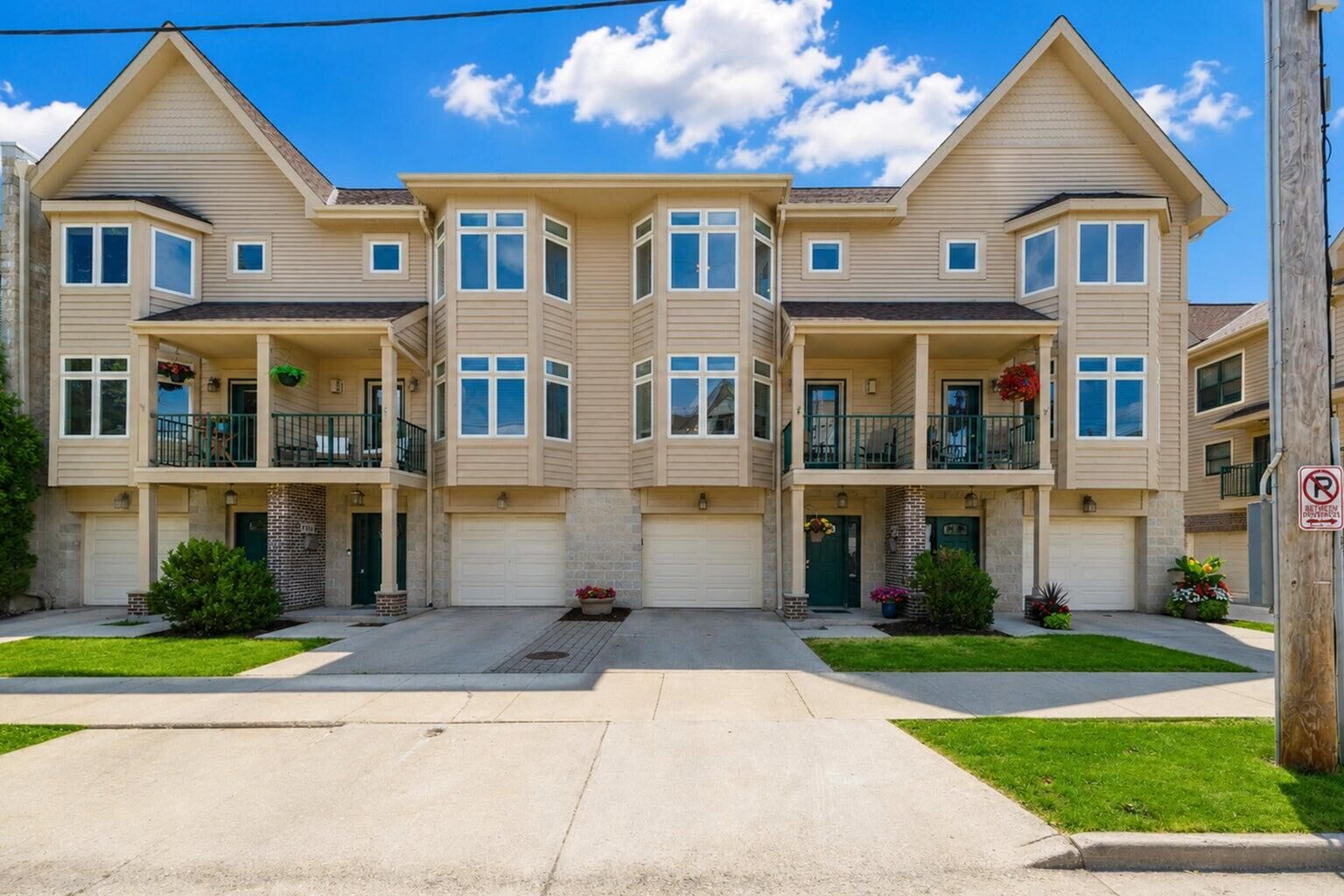 Property Photo: 1712 N Marshall St WI 53202