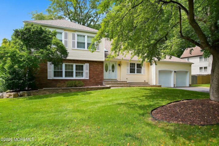Property Photo:  14 Bridle Way  NJ 07746 