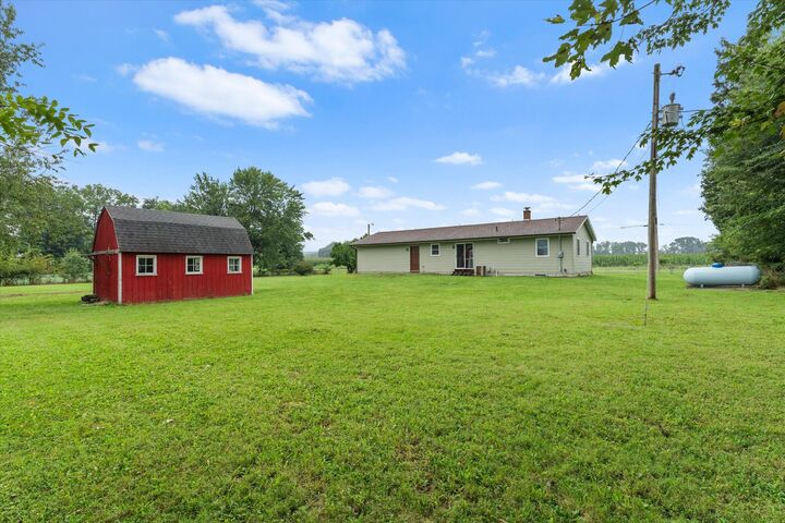 Property Photo: 69300 Kessington Road MI 49130