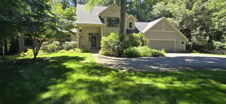 Property Photo: 913 W Wellington Court MI 49441