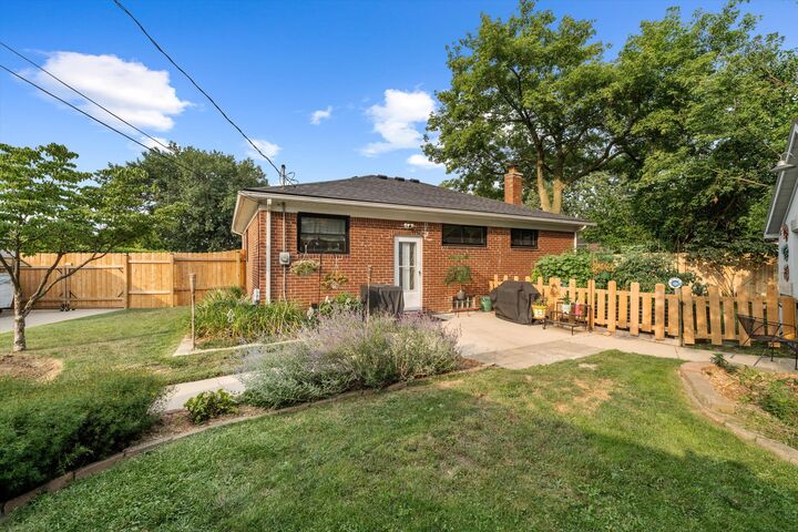 Property Photo:  29941 Leona Court  MI 48135 