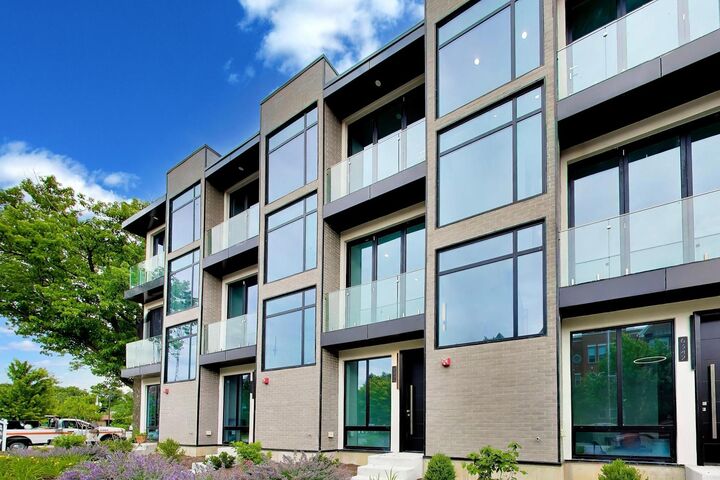 Property Photo: 6344 Hennings Court 6344 IL 60053