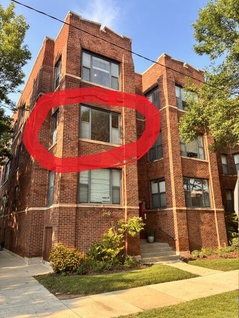 Property Photo:  2458 W Eastwood Avenue 2  IL 60625 