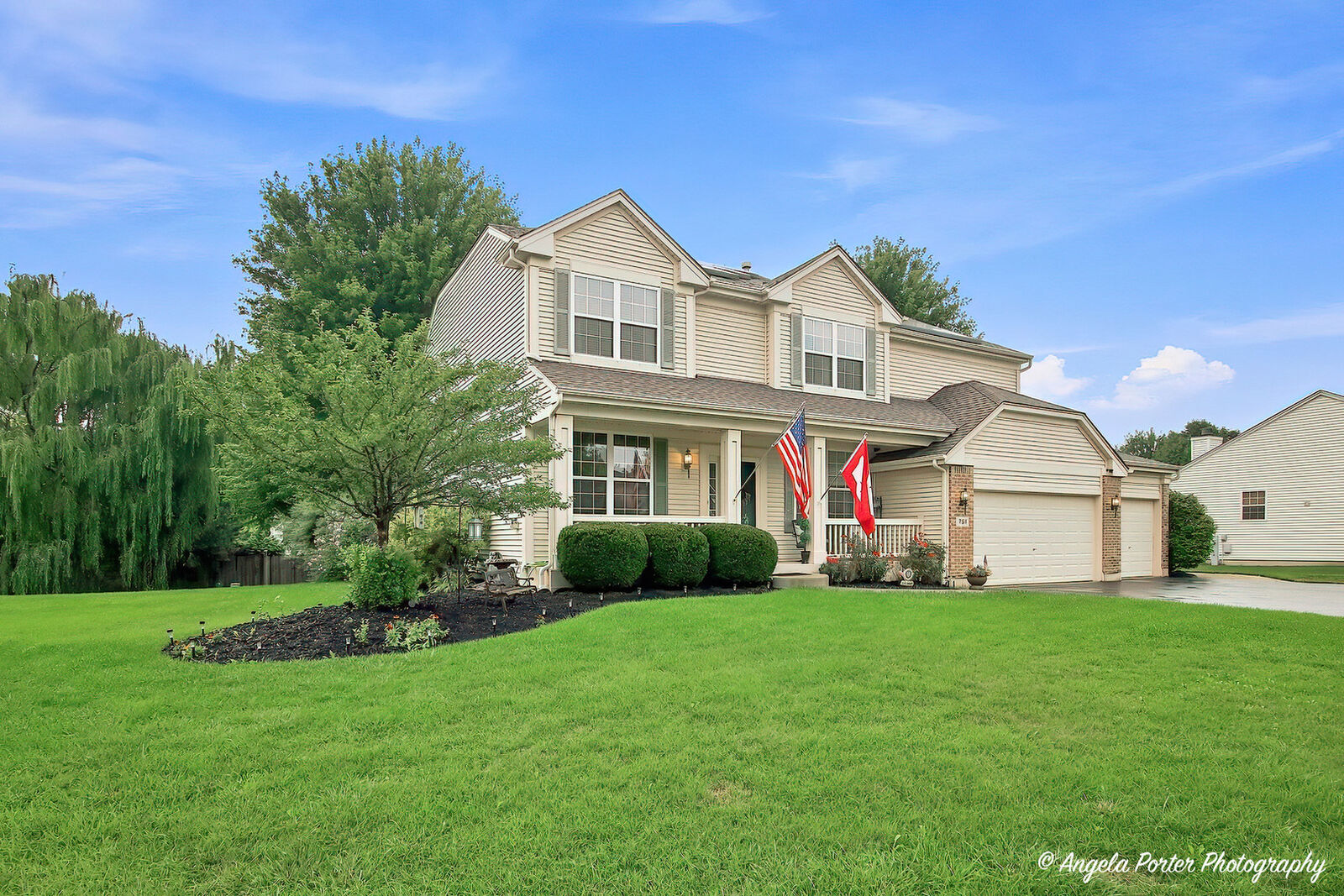 Property Photo:  751 Needlegrass Parkway  IL 60002 