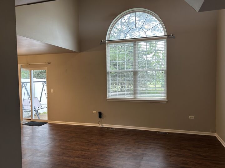 Property Photo: 538 Mallard Lane B IL 60554