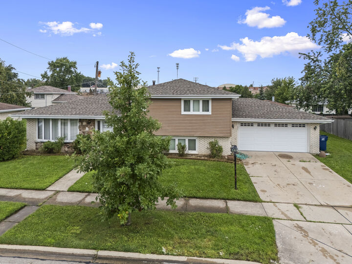 Property Photo:  8830 W Lotus Drive  IL 60457 