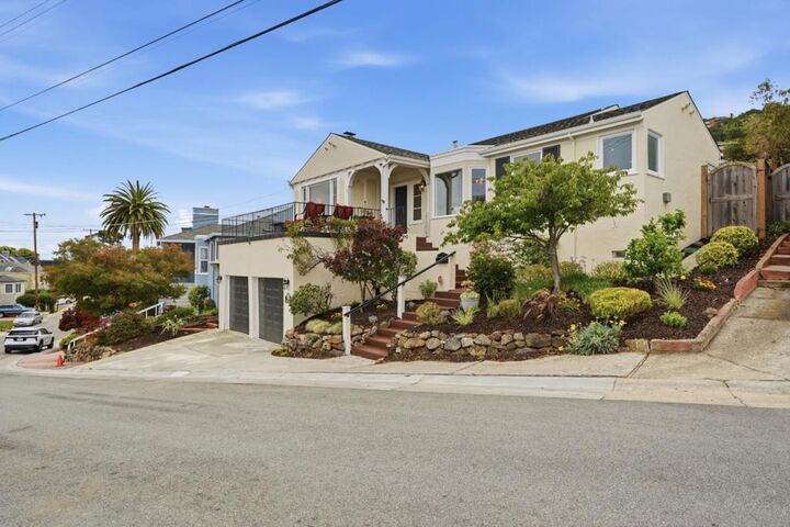Property Photo:  4024 Bayview Avenue  CA 94403 