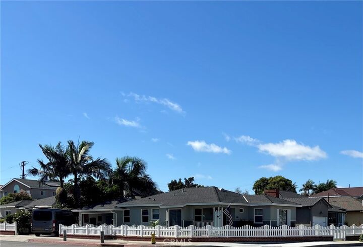 Property Photo:  1645 Date  CA 90503 