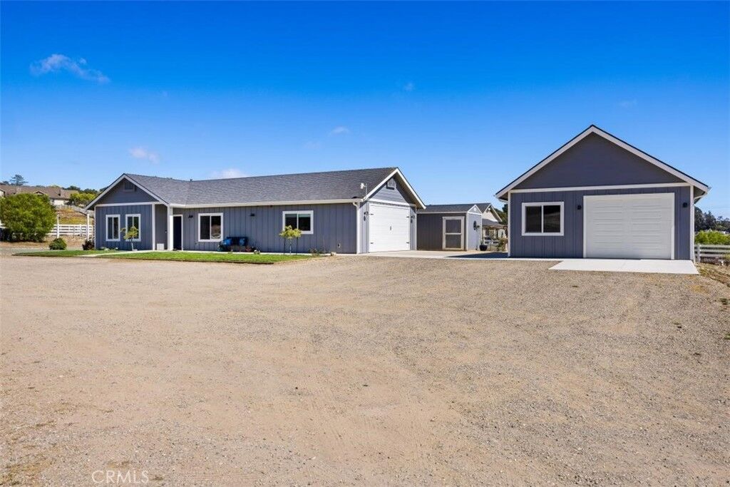 Property Photo: 169 Cimarron CA 93420