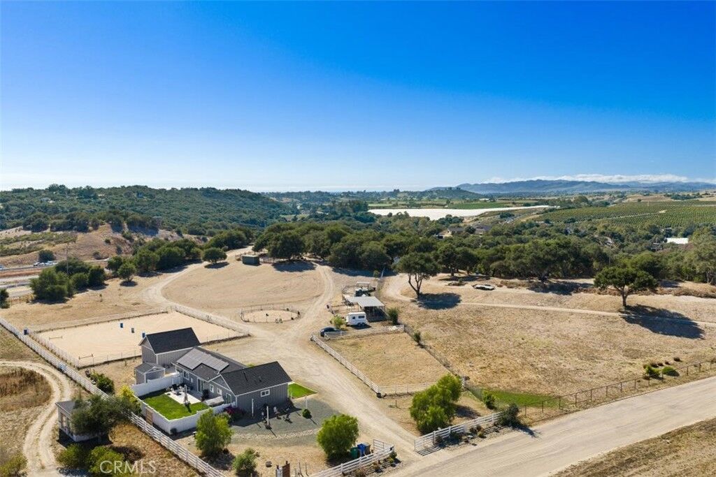 Property Photo:  169 Cimarron  CA 93420 