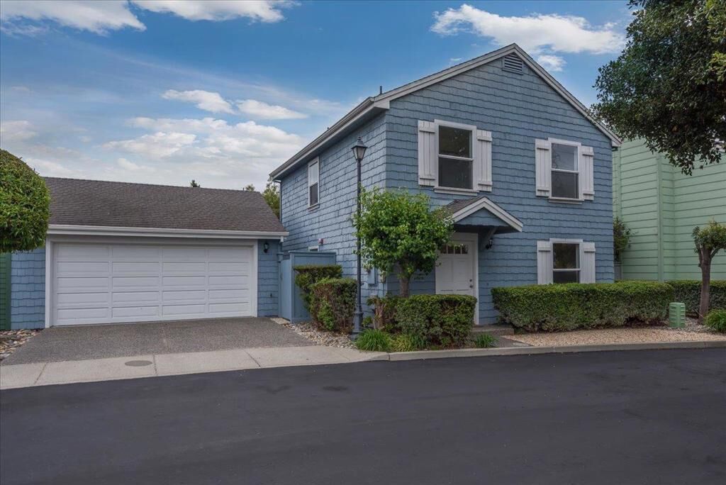 Property Photo:  3 Bay  CA 94401 