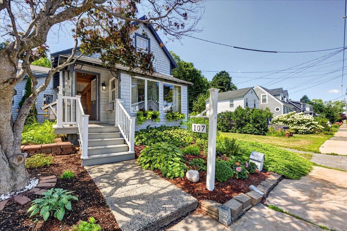 Property Photo: 107 Ledgelawn Avenue ME 04609