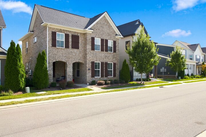 Property Photo: 5731 Heirloom Dr TN 37129