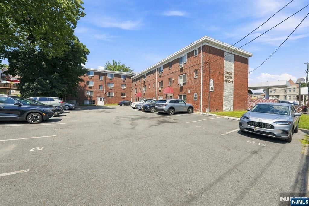 Property Photo:  61 Union Avenue B6  NJ 07109 