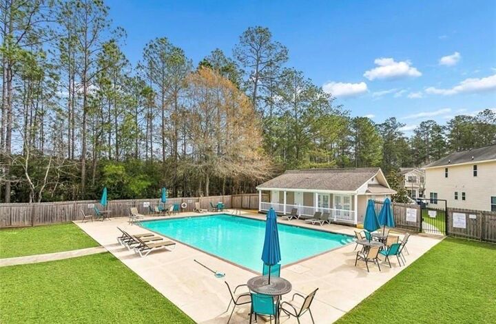 Property Photo: 2084 Dundee Loop Loop LA 70420