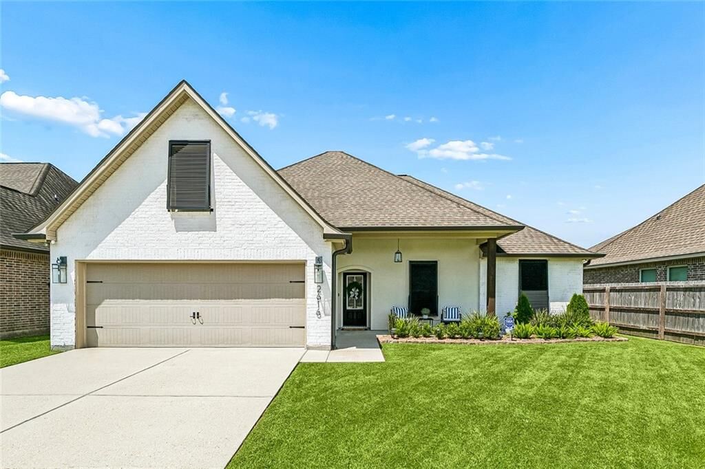 Property Photo: 2616 Ashley Court LA 70072
