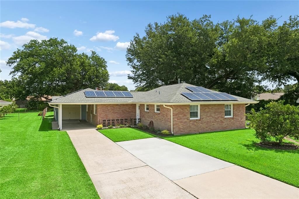 Property Photo:  129 Celia Drive  LA 70070 